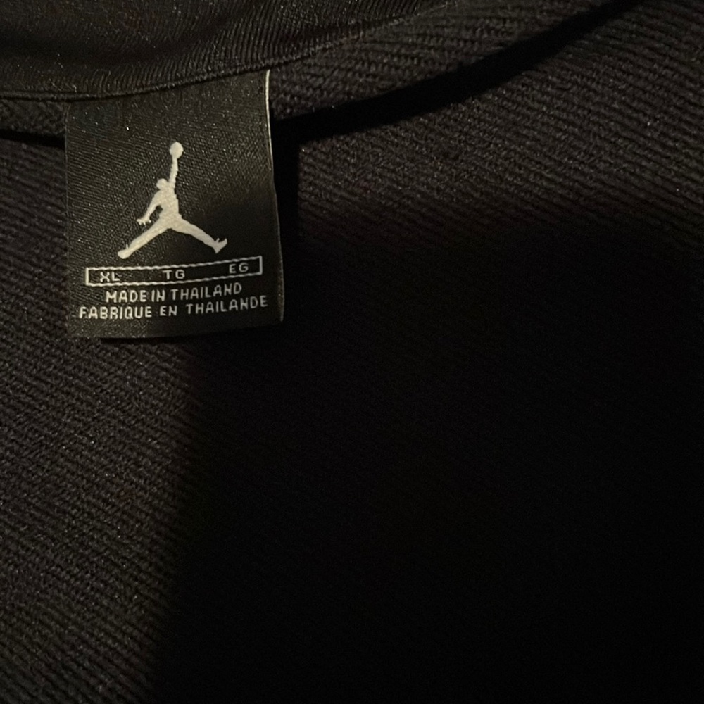 XL BLACK & RED JORDAN ZIP UP